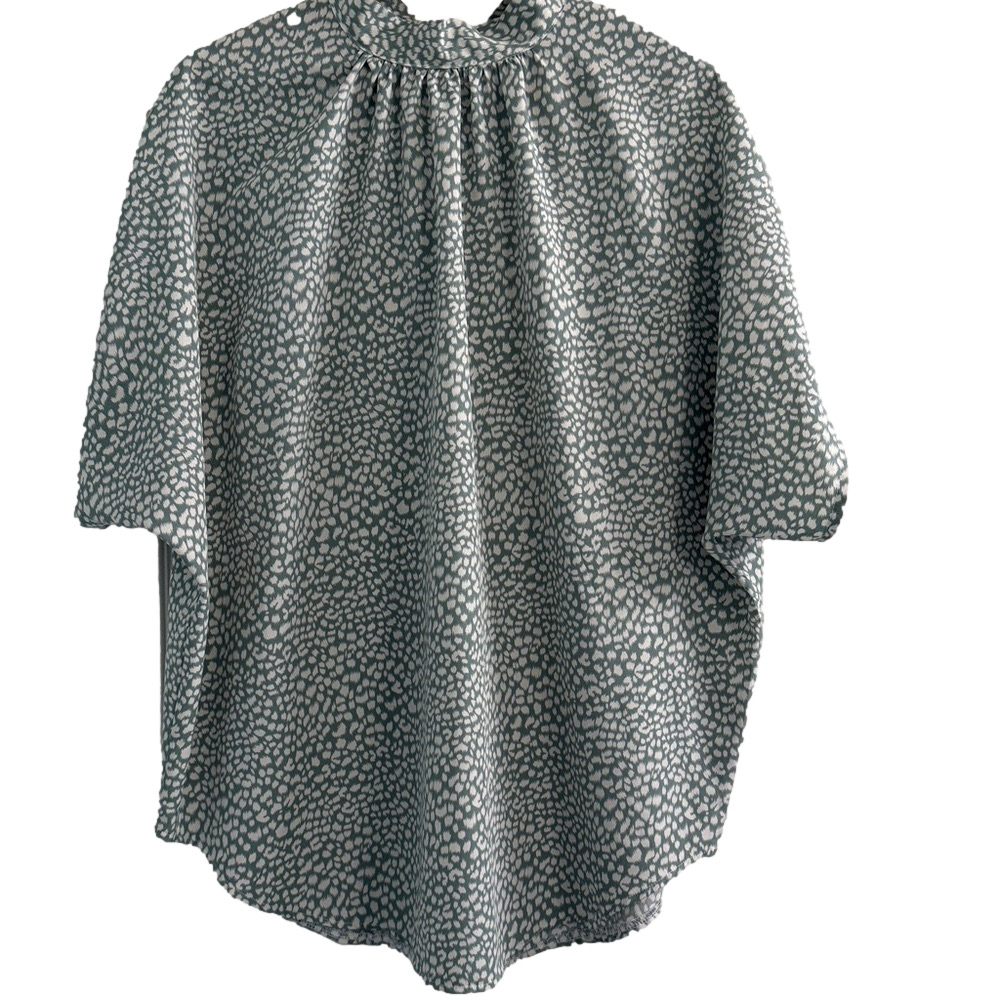Green and White Patterned Blouse - Ties in Back at Neck - Size XL